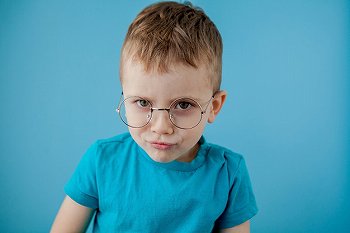子供にブルーライトメガネは必要